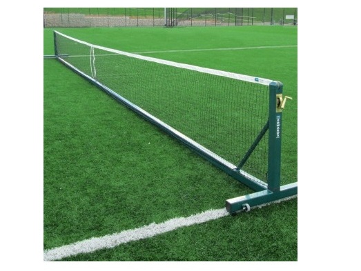 Freestanding tennis net